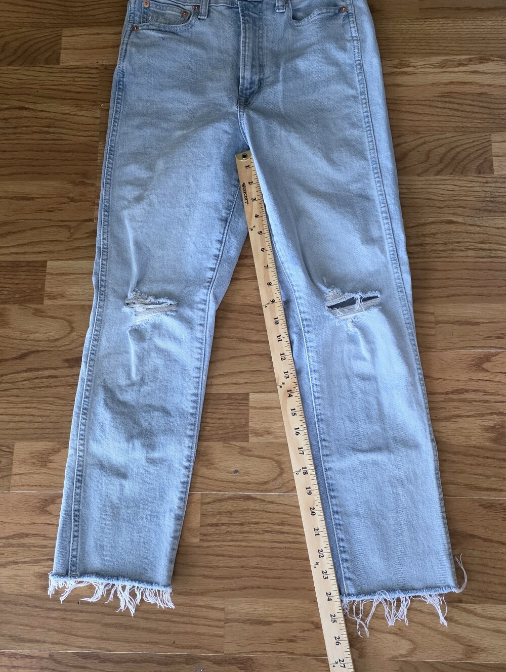 GAP Light Blue Distressed Women's Jeans 6